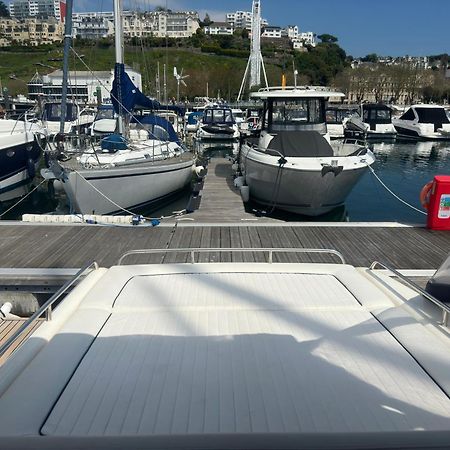 Boat Accommodation Ltd Торки Экстерьер фото