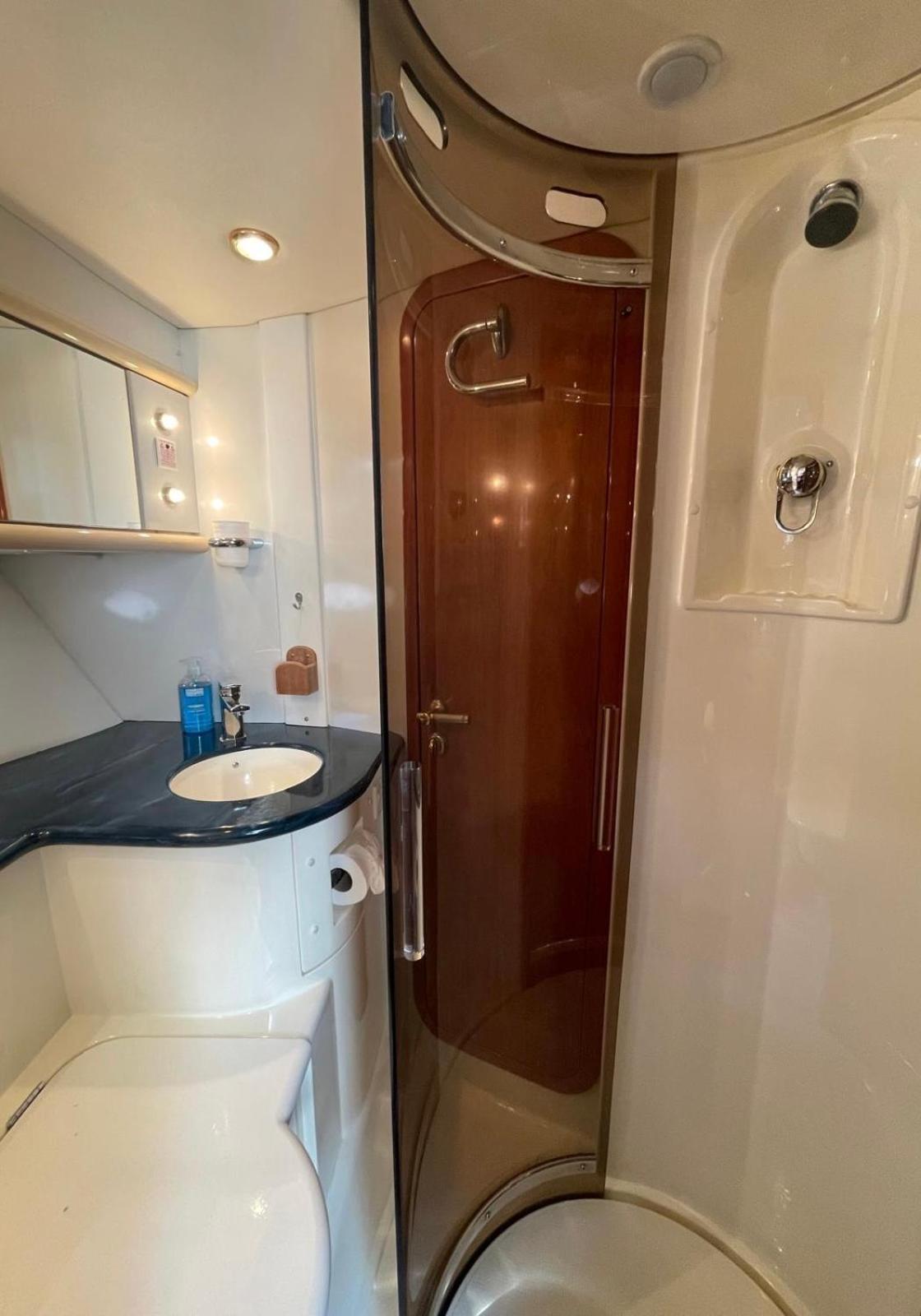 Boat Accommodation Ltd Торки Экстерьер фото