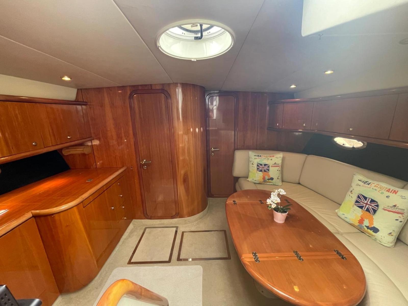 Boat Accommodation Ltd Торки Экстерьер фото