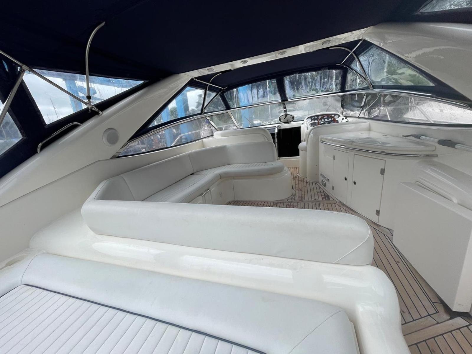 Boat Accommodation Ltd Торки Экстерьер фото