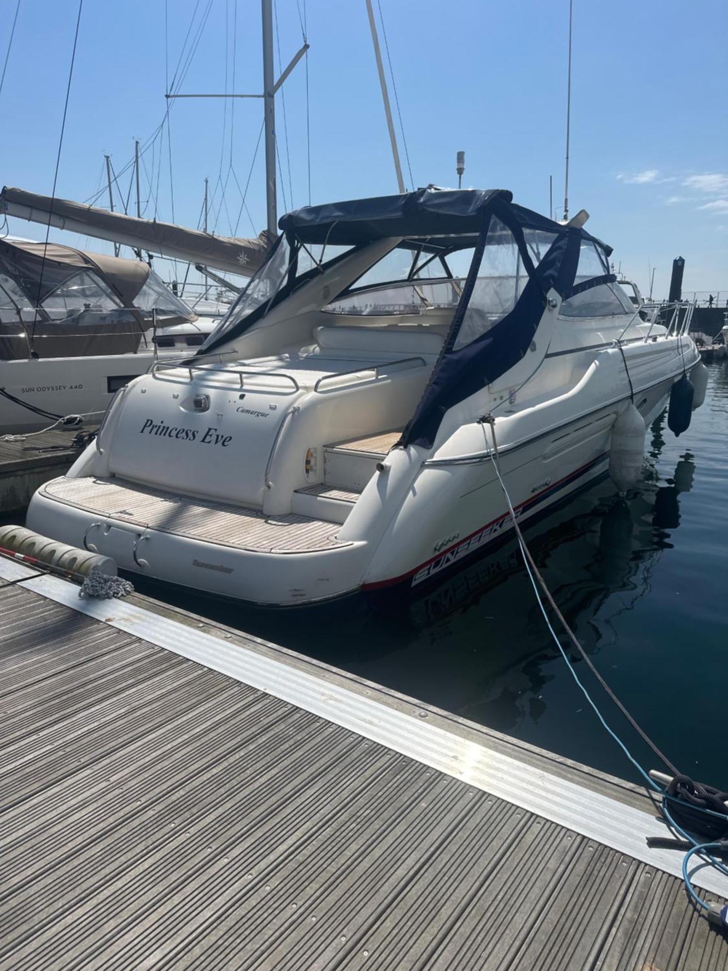Boat Accommodation Ltd Торки Экстерьер фото