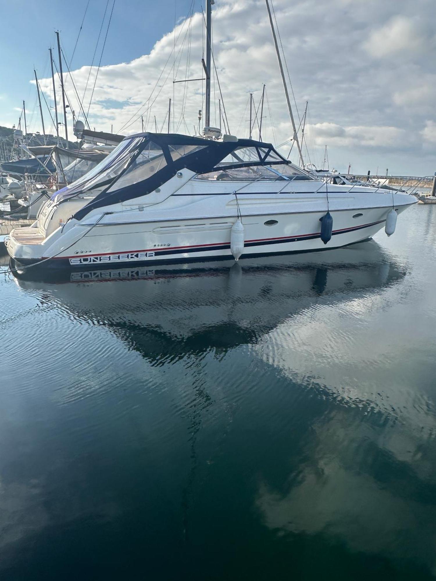 Boat Accommodation Ltd Торки Экстерьер фото