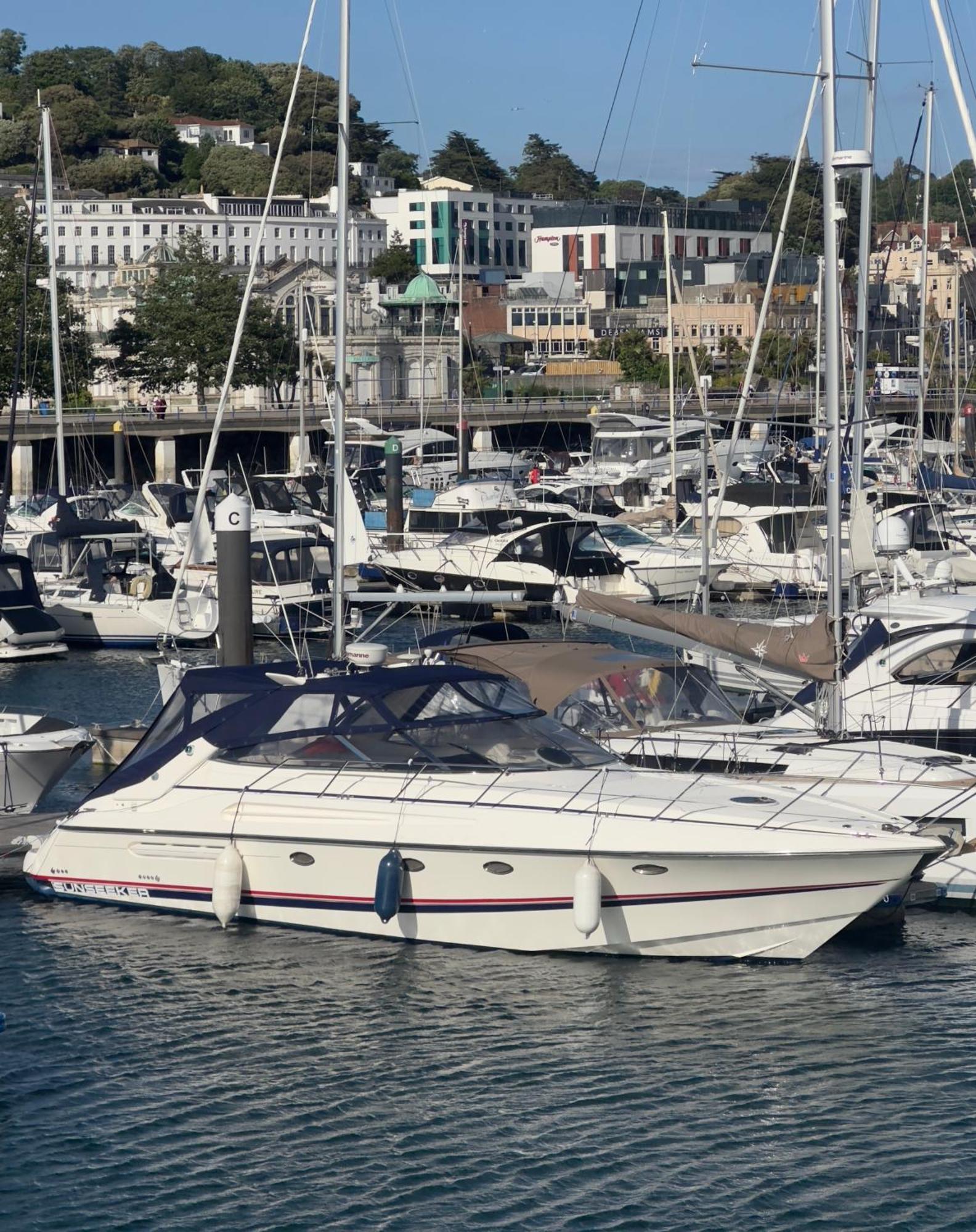 Boat Accommodation Ltd Торки Экстерьер фото