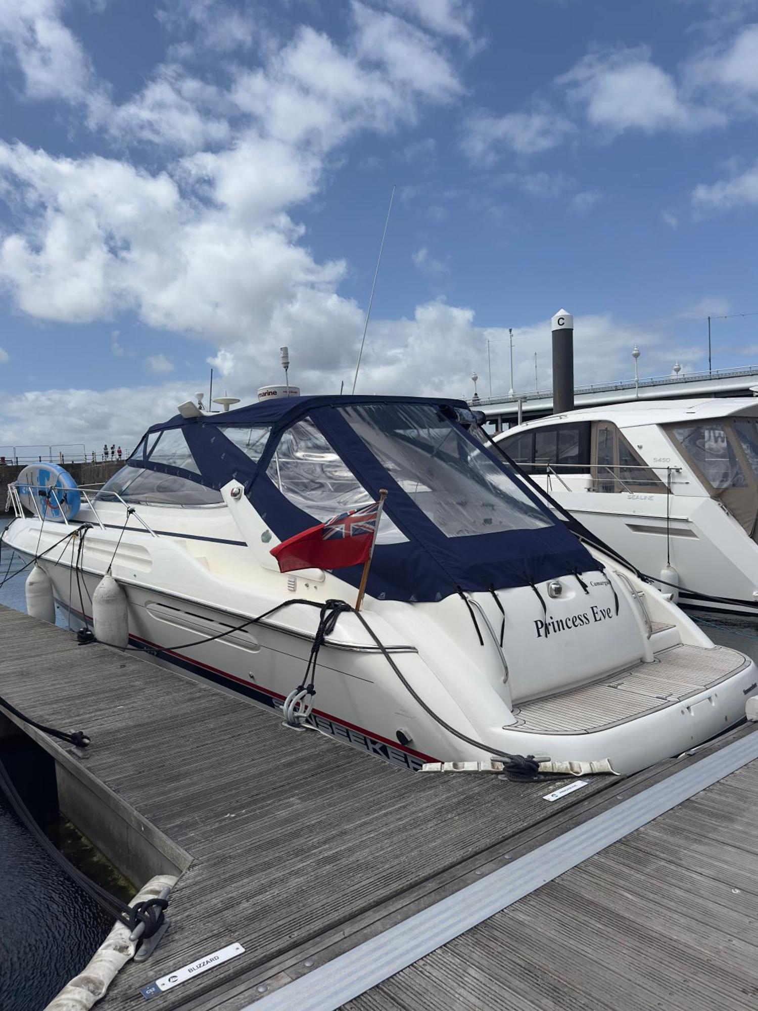 Boat Accommodation Ltd Торки Экстерьер фото