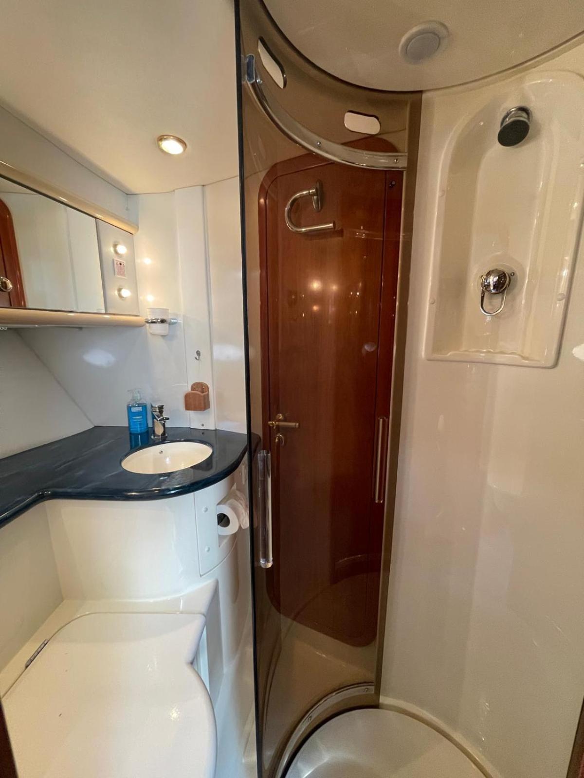 Boat Accommodation Ltd Торки Экстерьер фото